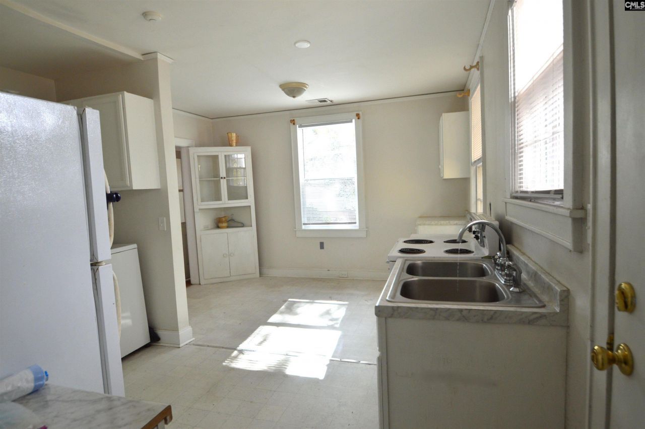 605 Hemphill Street Photo 6