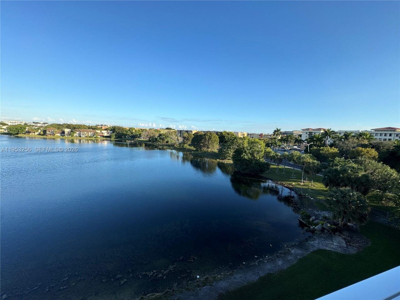 9351 Fontainebleau Blvd , Unit B418, Miami, FL 33172 Photo