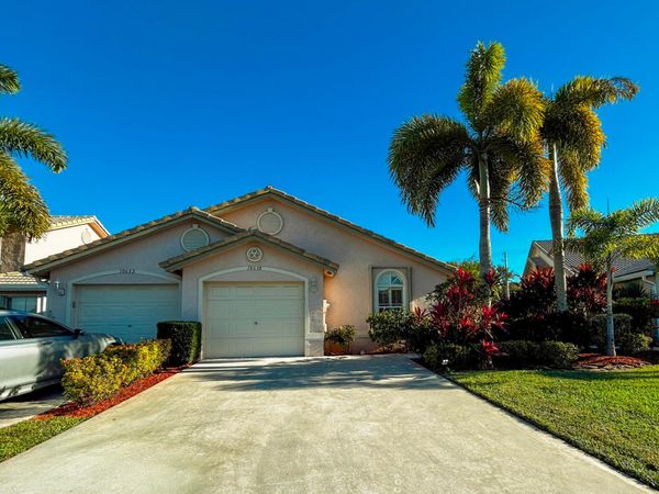 10638 Lake Shore Drive, Wellington, FL 33414