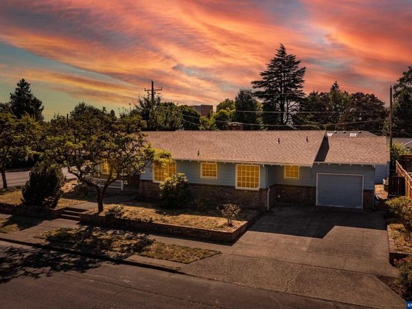 1100 NW Dixon St, Corvallis, OR 97330