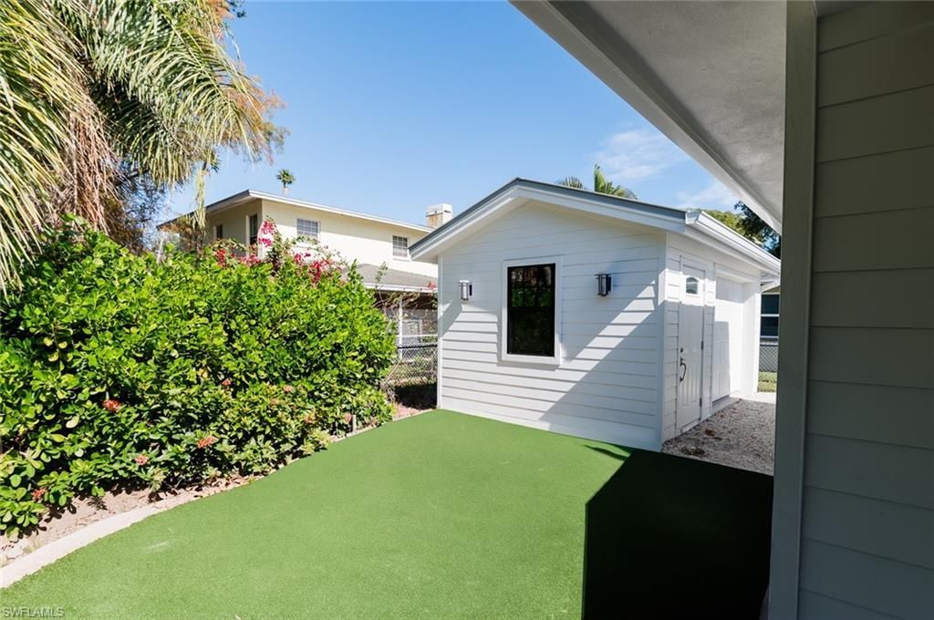 1325 Canterbury Dr, Fort Myers, FL 33901 Photo