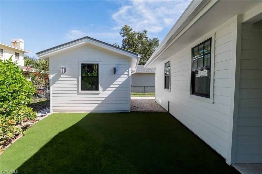 1325 Canterbury Dr, Fort Myers, FL 33901 Photo