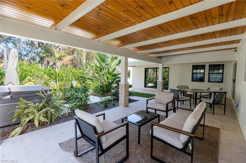 1325 Canterbury Dr, Fort Myers, FL 33901 Photo