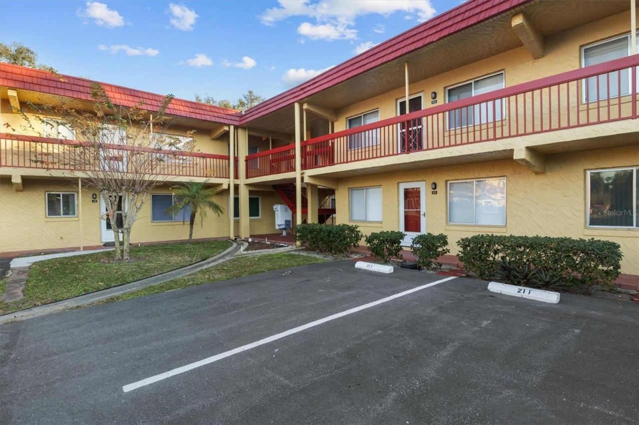400 El Camino Drive, Unit 210, Winter Haven, FL 33884 Main Photo