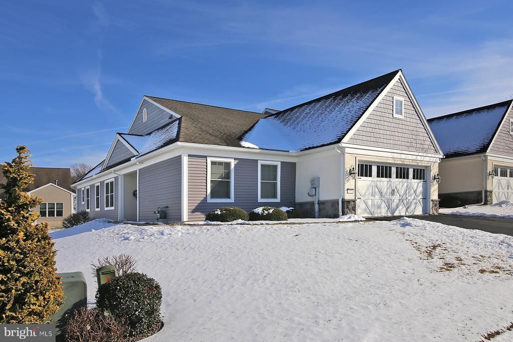 1005 Great Hall Drive, Lebanon, PA 17042 Main Photo