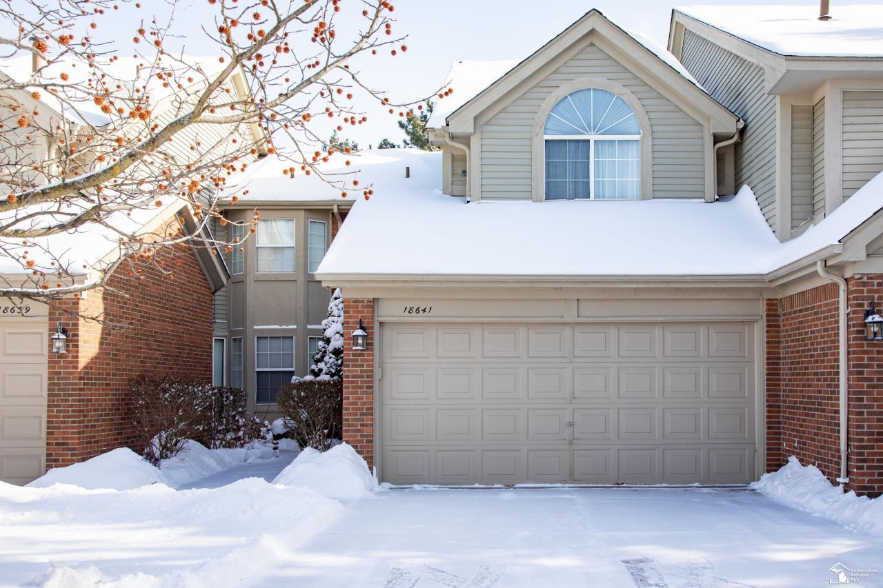 18641 Hilltop Lane, Riverview, MI 48193 Main Photo