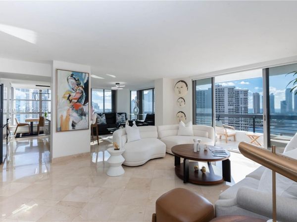 3500 Mystic Pointe Dr, Unit 2206, Aventura, FL 33180