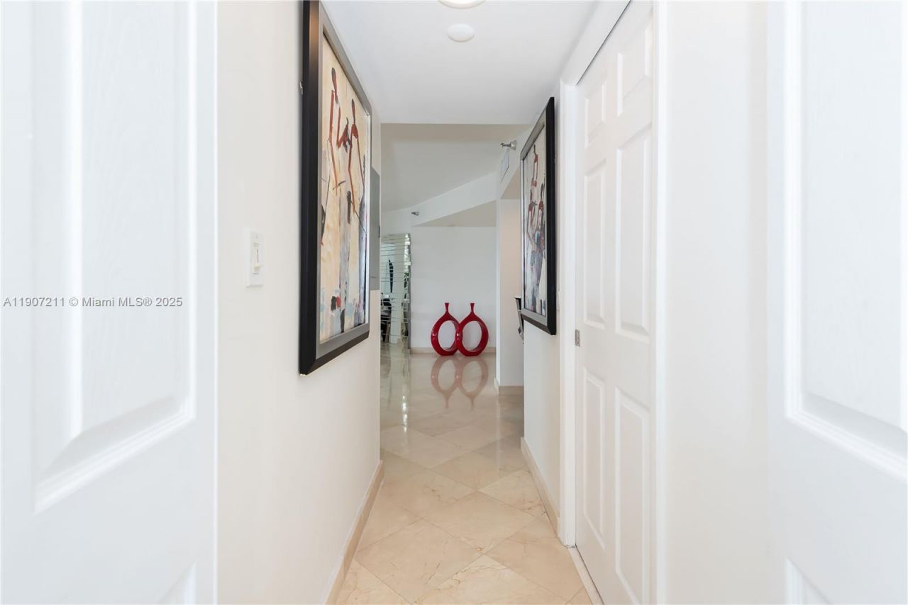 3500 Mystic Pointe Dr, Unit 2206, Aventura, FL 33180 Photo