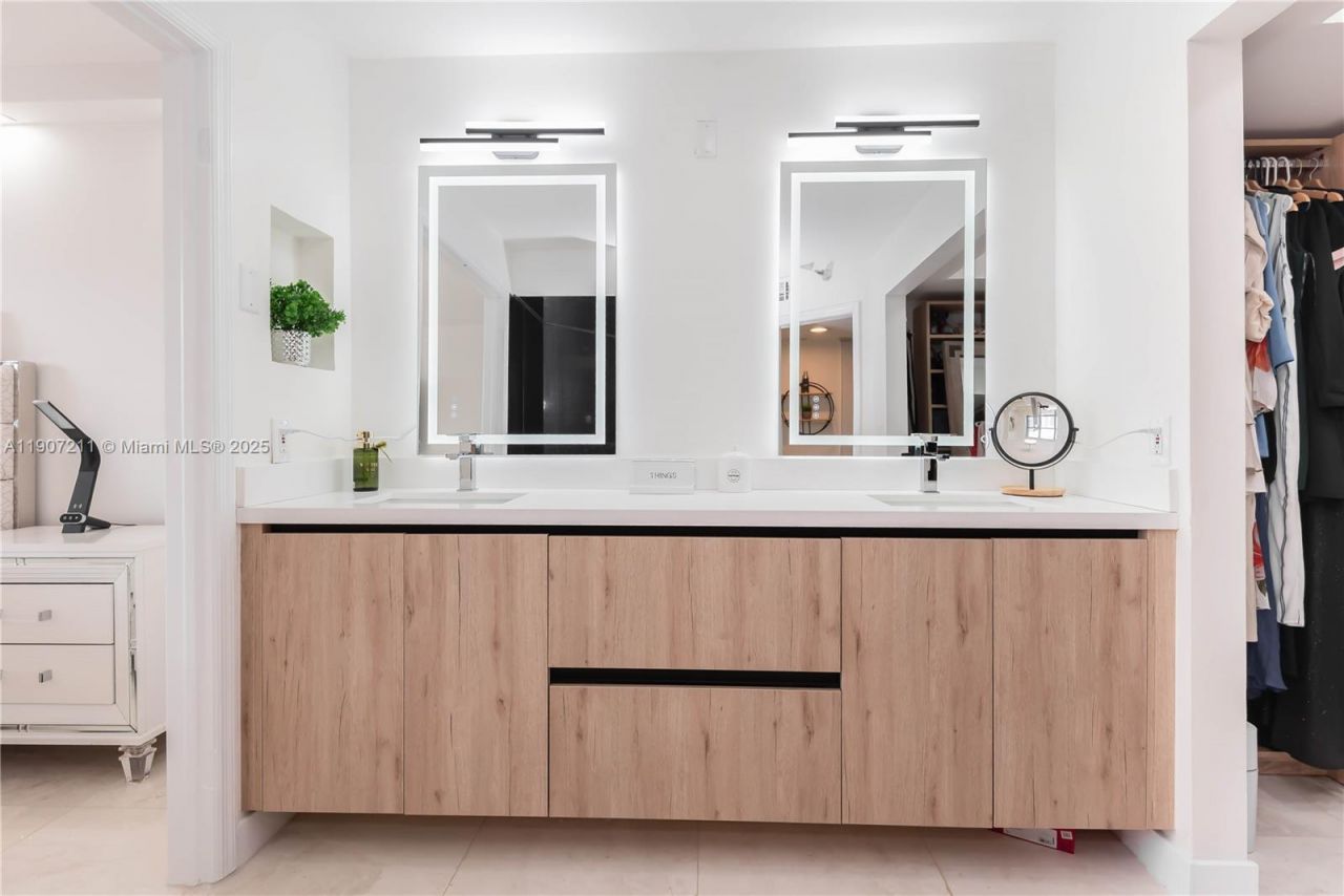 3500 Mystic Pointe Dr, Unit 2206, Aventura, FL 33180 Photo