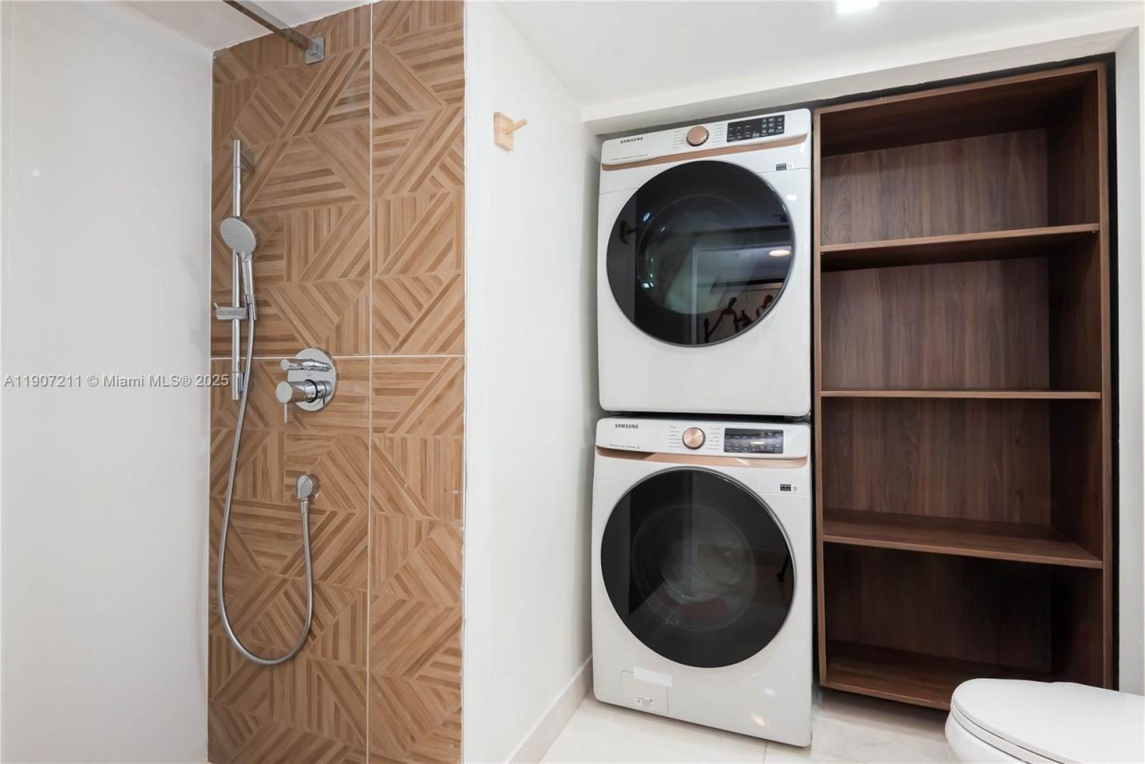 3500 Mystic Pointe Dr, Unit 2206, Aventura, FL 33180 Photo