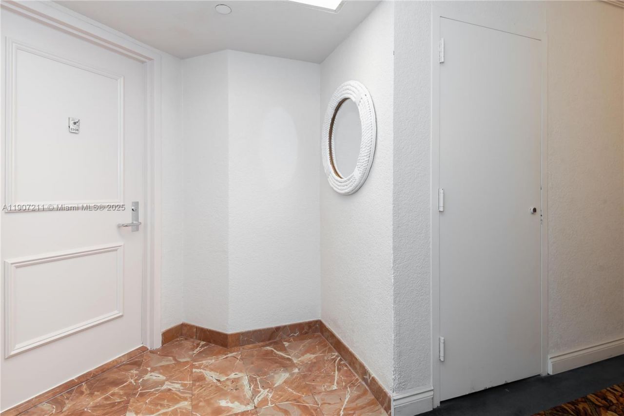 3500 Mystic Pointe Dr, Unit 2206, Aventura, FL 33180 Photo