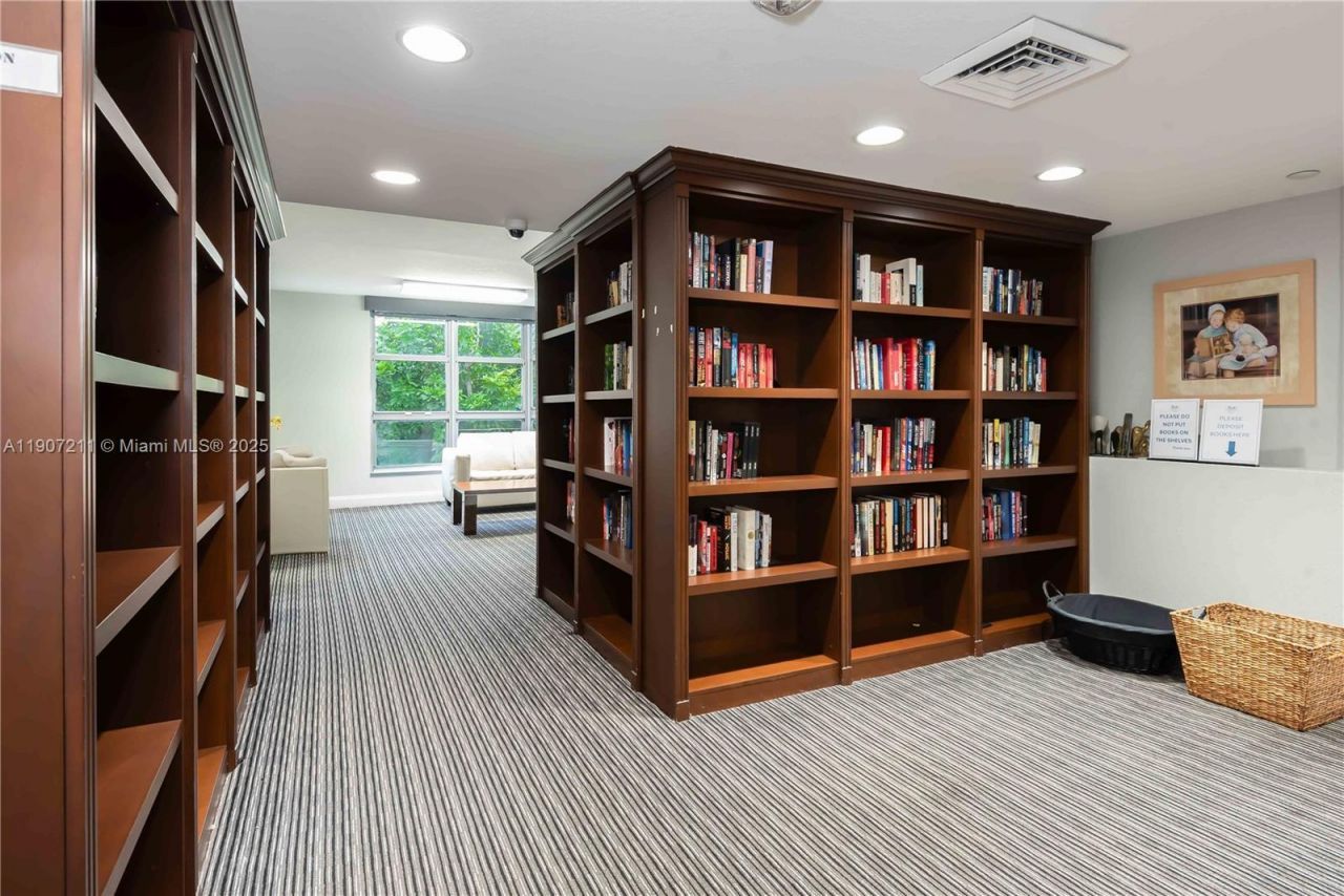 3500 Mystic Pointe Dr, Unit 2206, Aventura, FL 33180 Photo