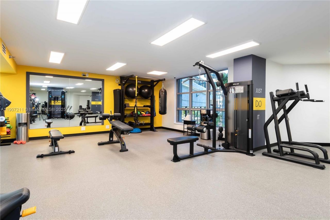 3500 Mystic Pointe Dr, Unit 2206, Aventura, FL 33180 Photo