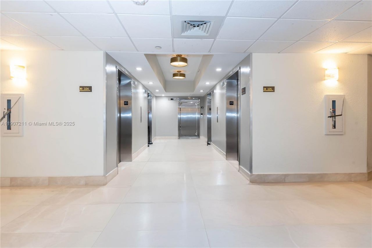 3500 Mystic Pointe Dr, Unit 2206, Aventura, FL 33180 Photo