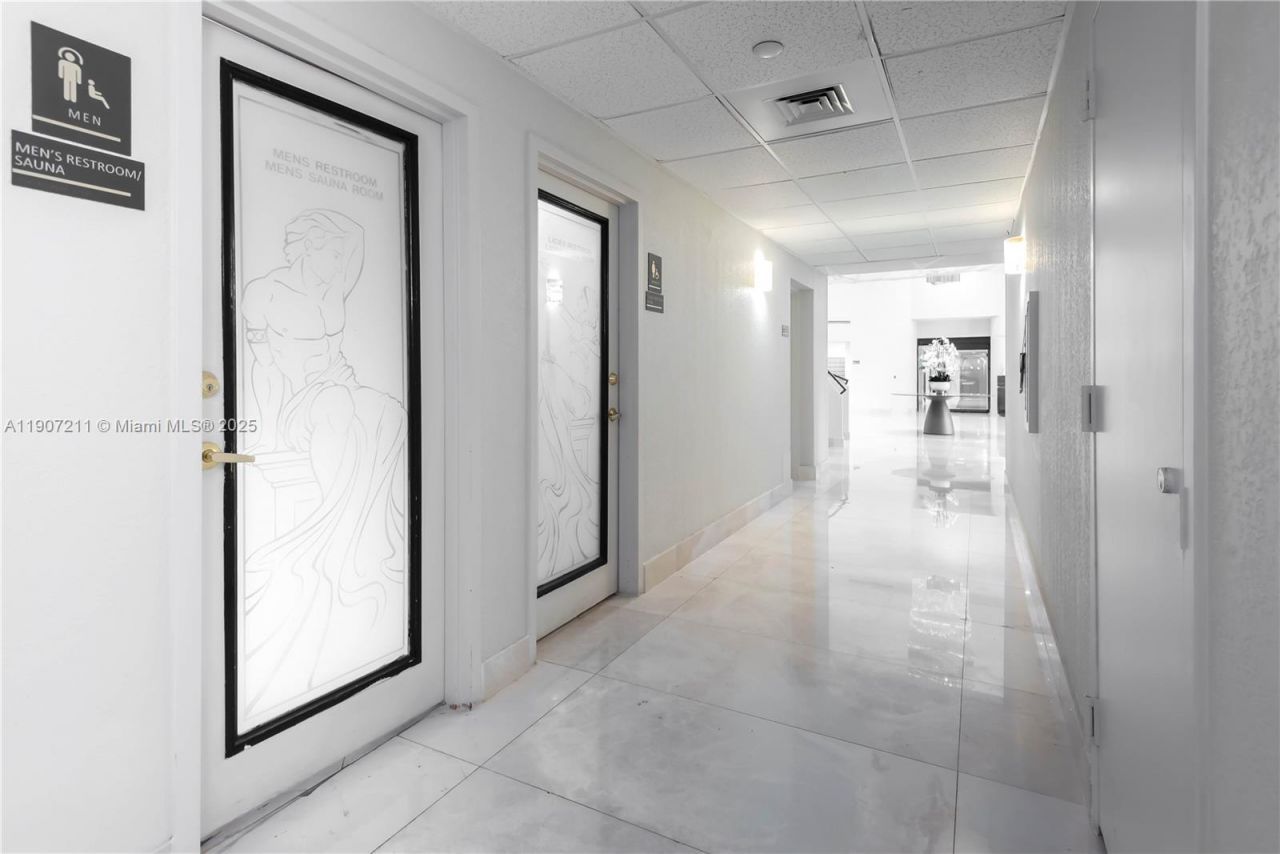 3500 Mystic Pointe Dr, Unit 2206, Aventura, FL 33180 Photo