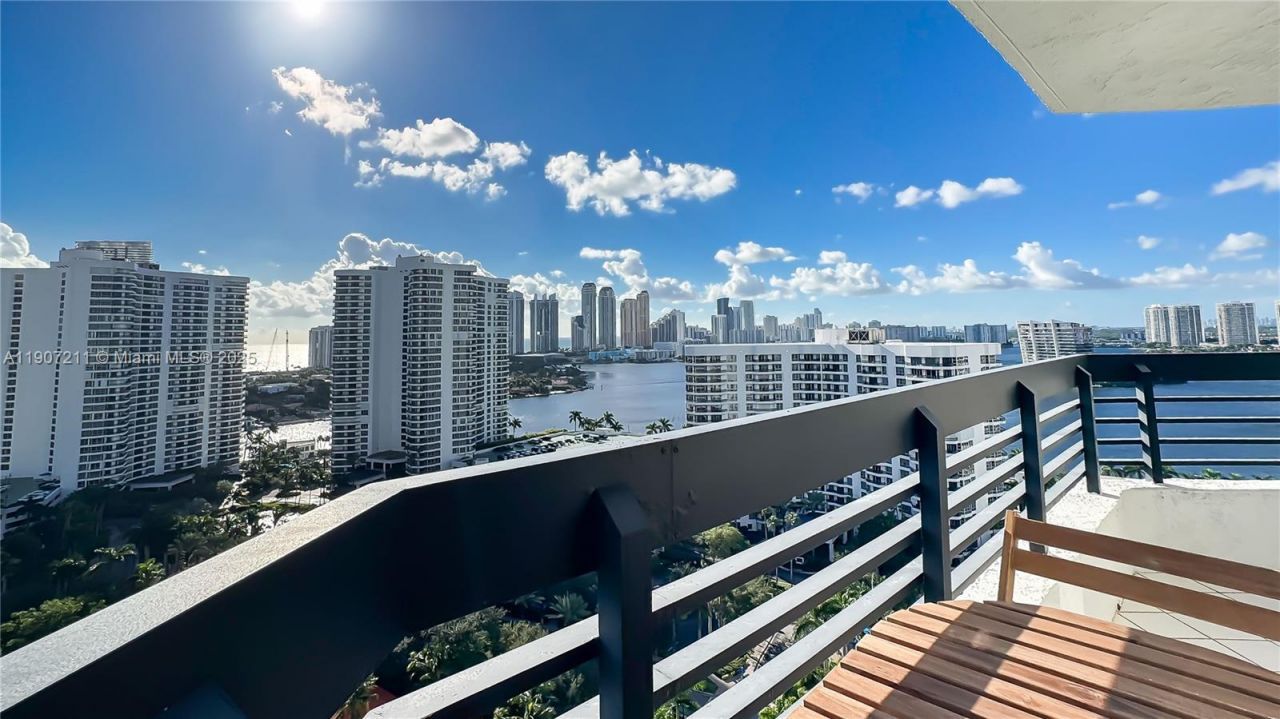 3500 Mystic Pointe Dr, Unit 2206, Aventura, FL 33180 Photo