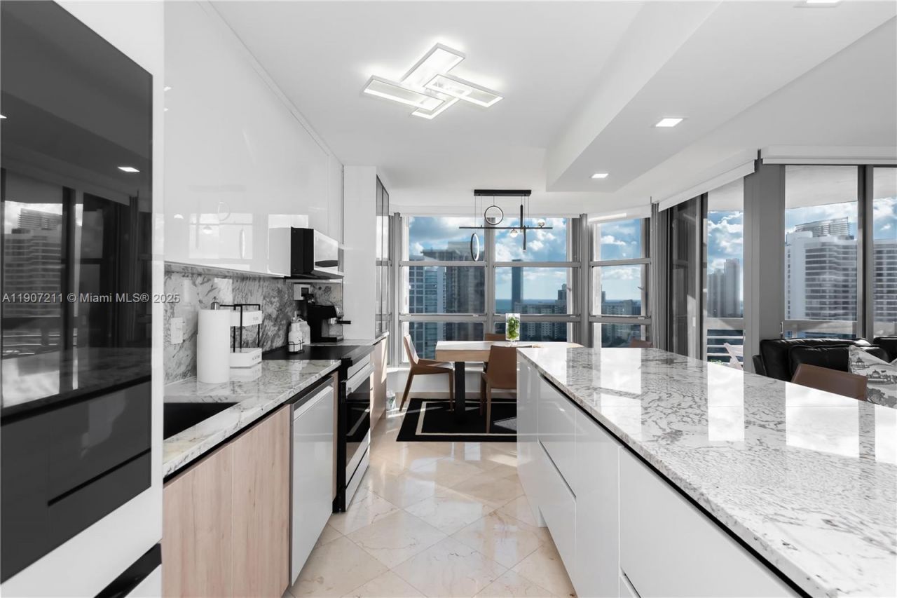 3500 Mystic Pointe Dr, Unit 2206, Aventura, FL 33180 Photo