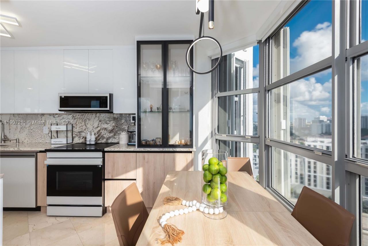 3500 Mystic Pointe Dr, Unit 2206, Aventura, FL 33180 Photo