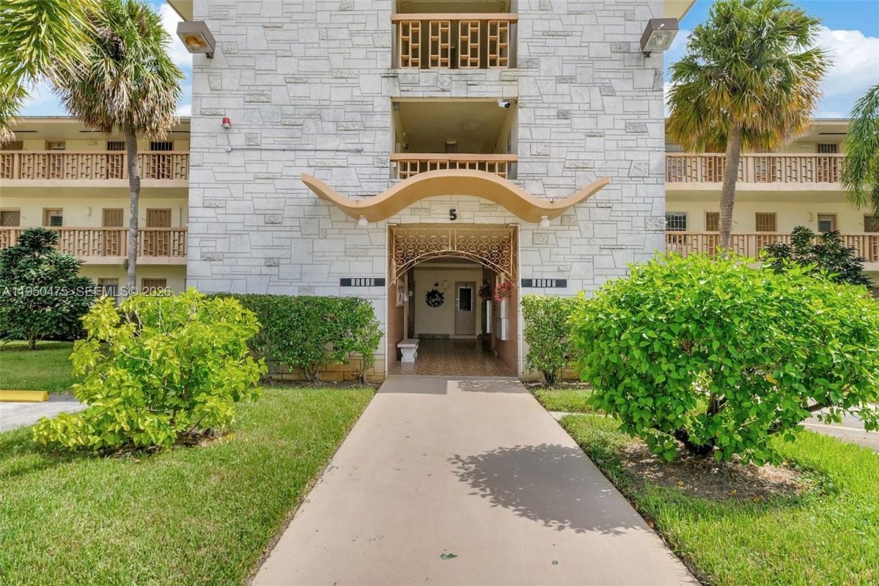 17001 NE 13th Ave , Unit 306, Miami, FL 33162 Photo