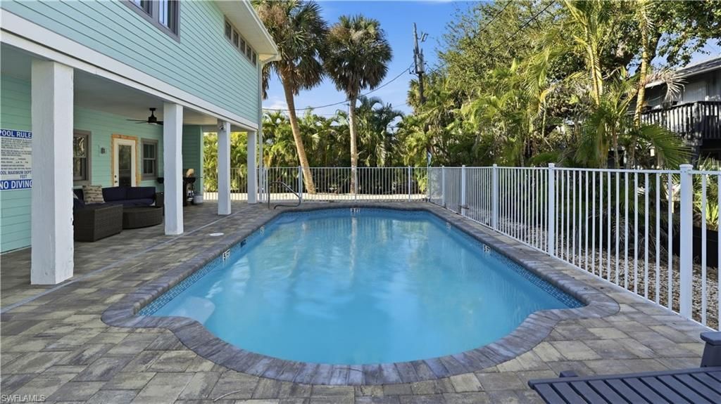 165 Connecticut St, Fort Myers Beach, FL 33931 Photo