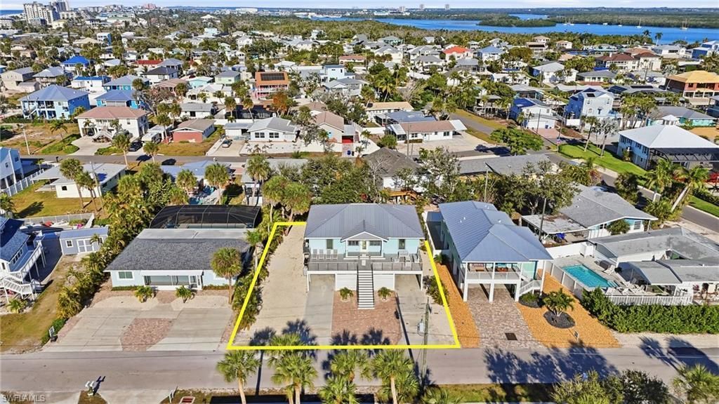 165 Connecticut St, Fort Myers Beach, FL 33931 Photo