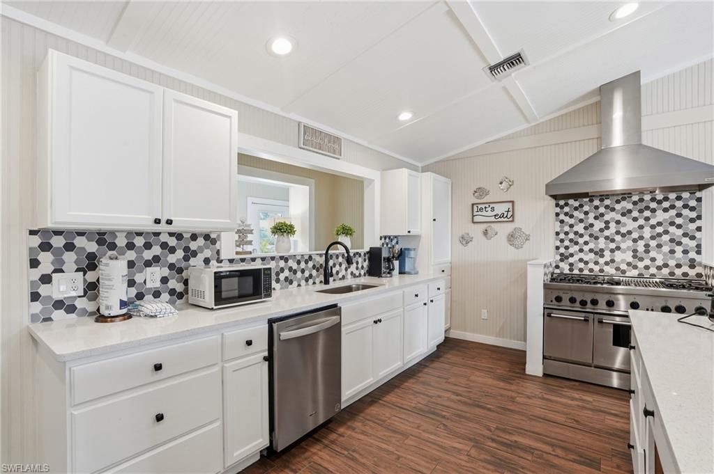 165 Connecticut St, Fort Myers Beach, FL 33931 Photo