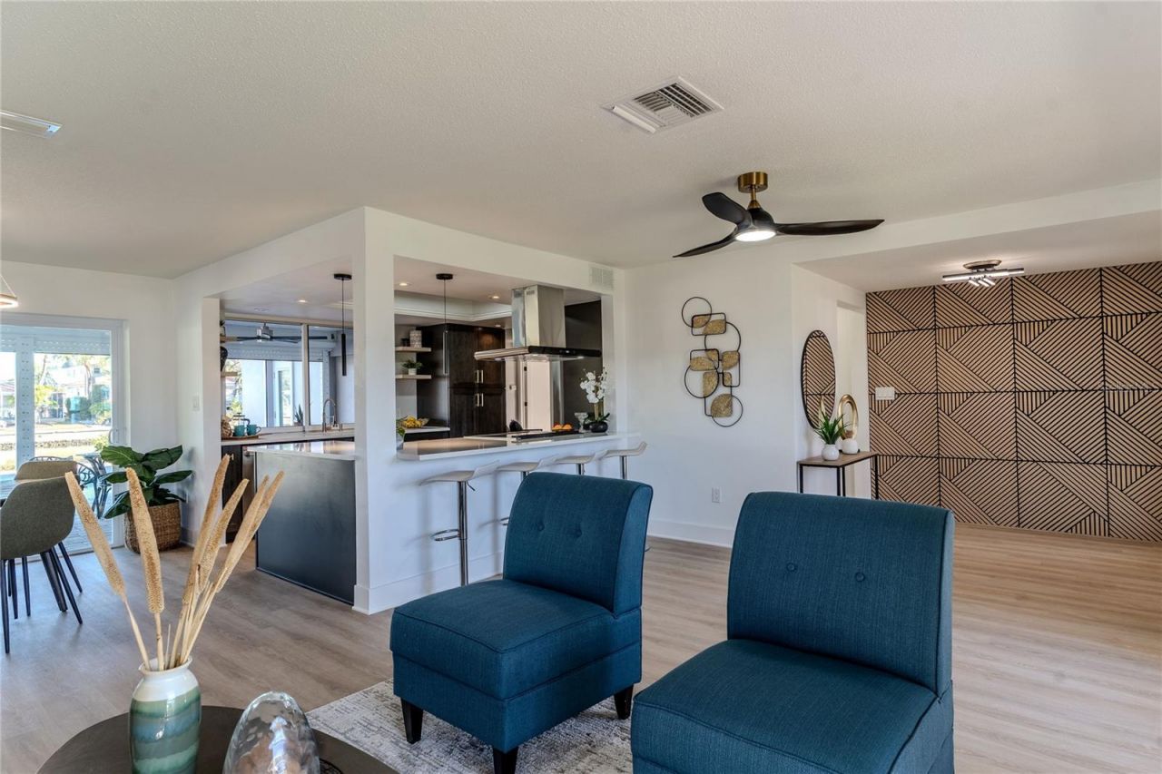 3807 48th Avenue S, Saint Petersburg, FL 33711 Photo