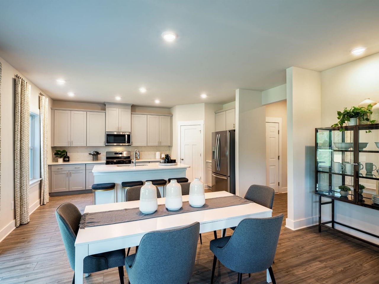 370 Calm Water Way Photo 4