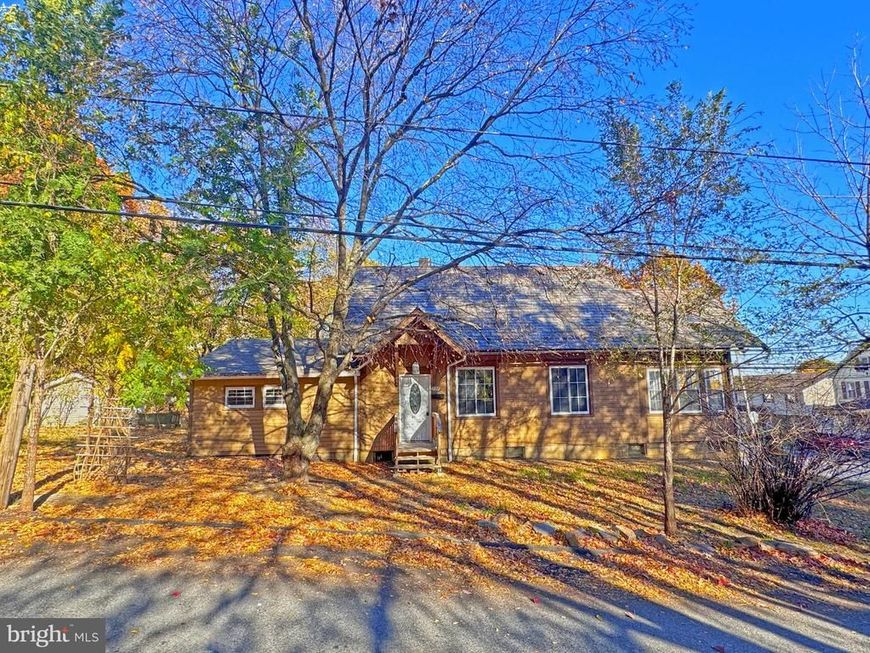 751 W Pennsylvania Avenue, Pen Argyl, PA 18072 Main Photo