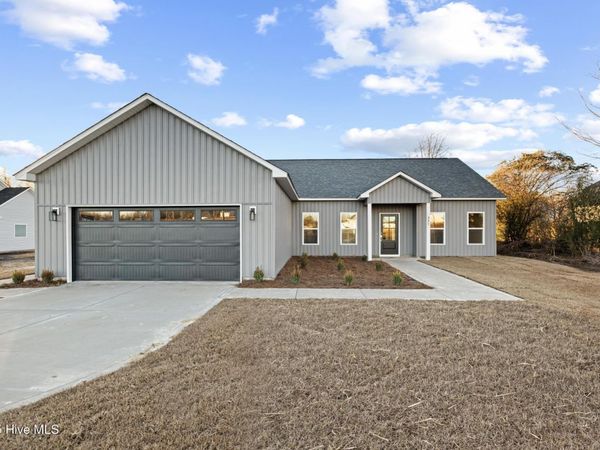 404 Wade Drive, Richlands, NC 28574