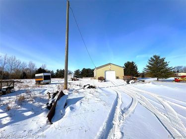 6919 Emmett Road, Brockway Twp, MI 48097