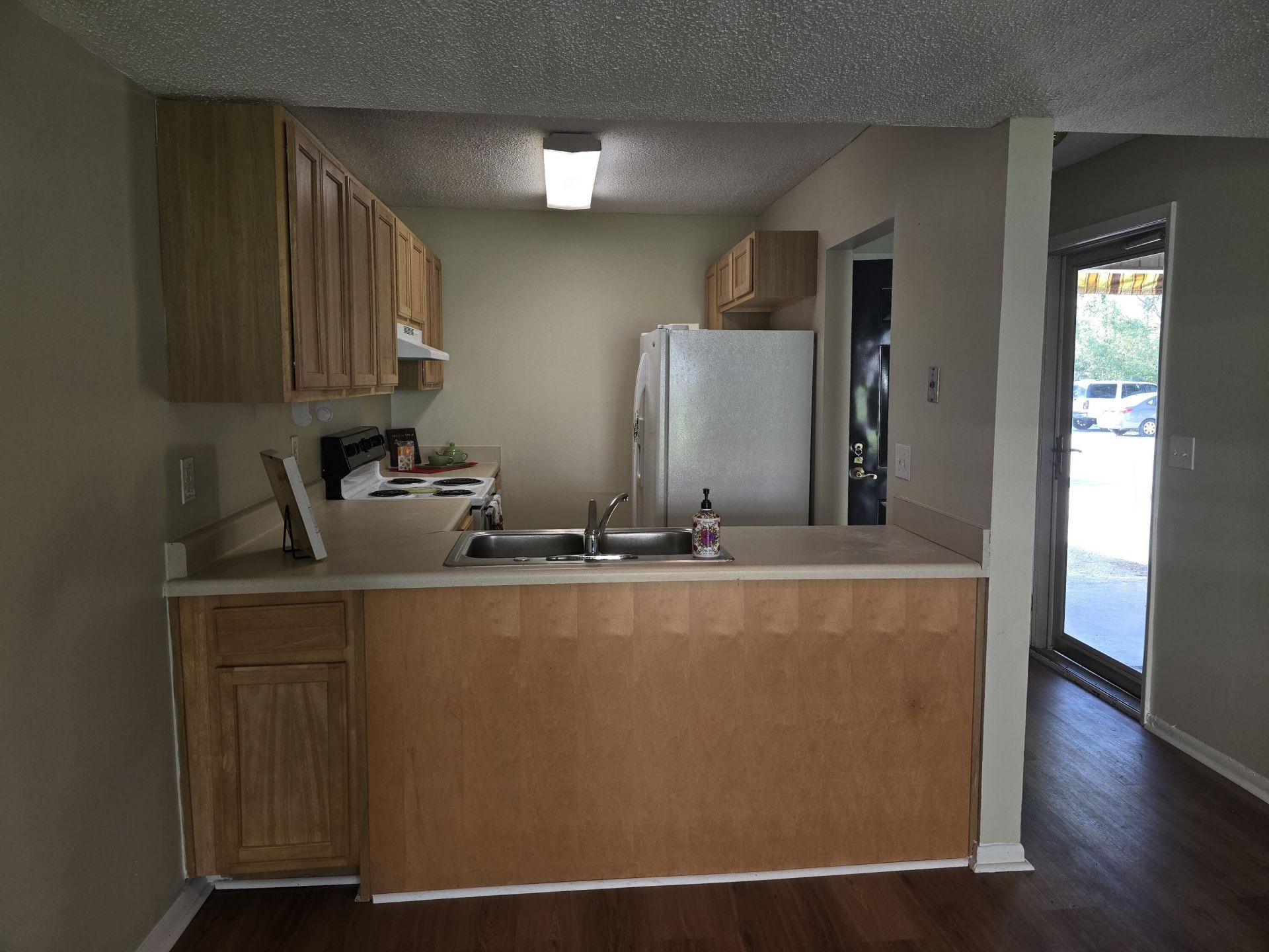 805 Andrea Lane Photo 10