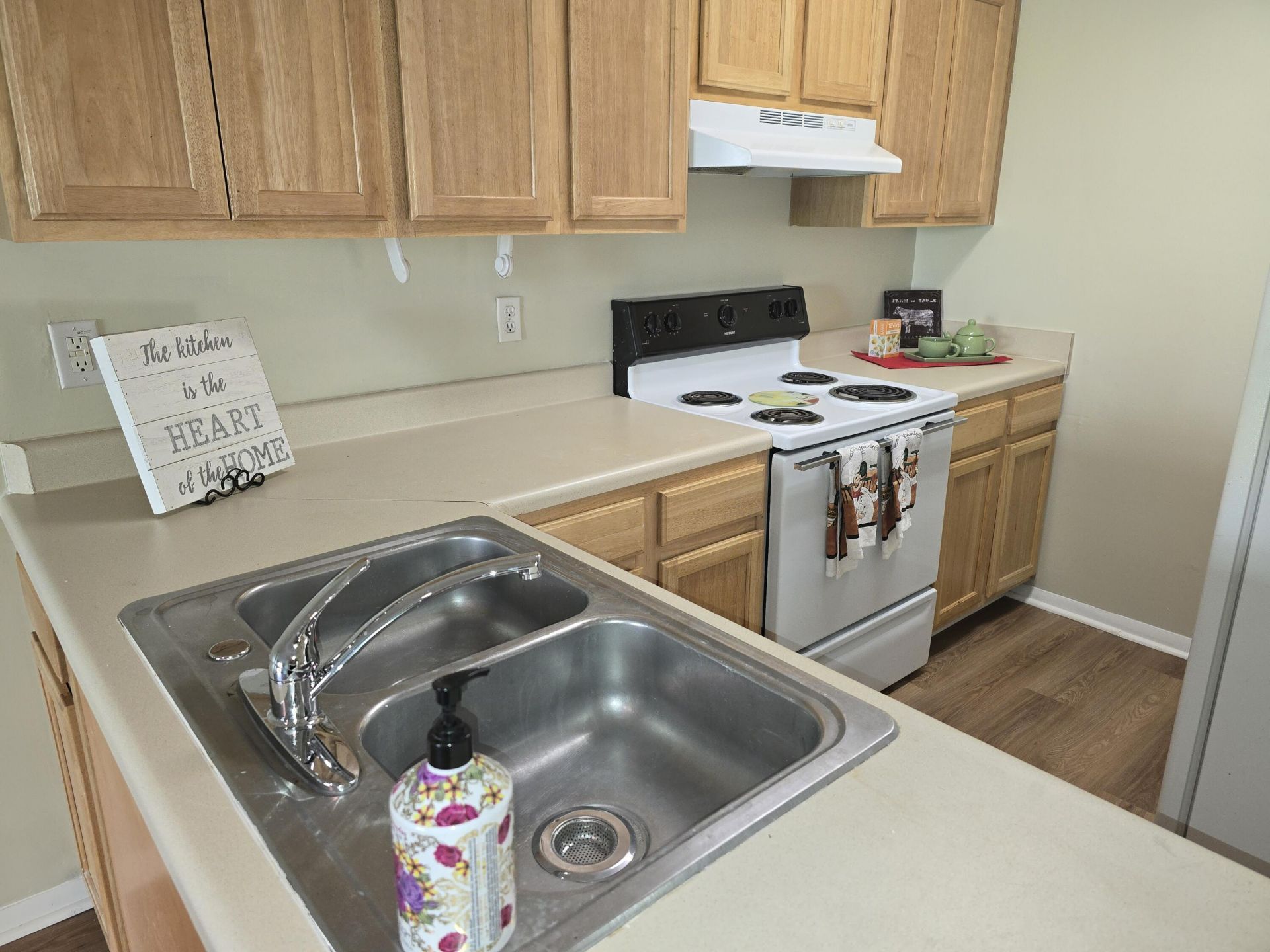 805 Andrea Lane Photo 4