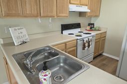 805 Andrea Lane photo 4