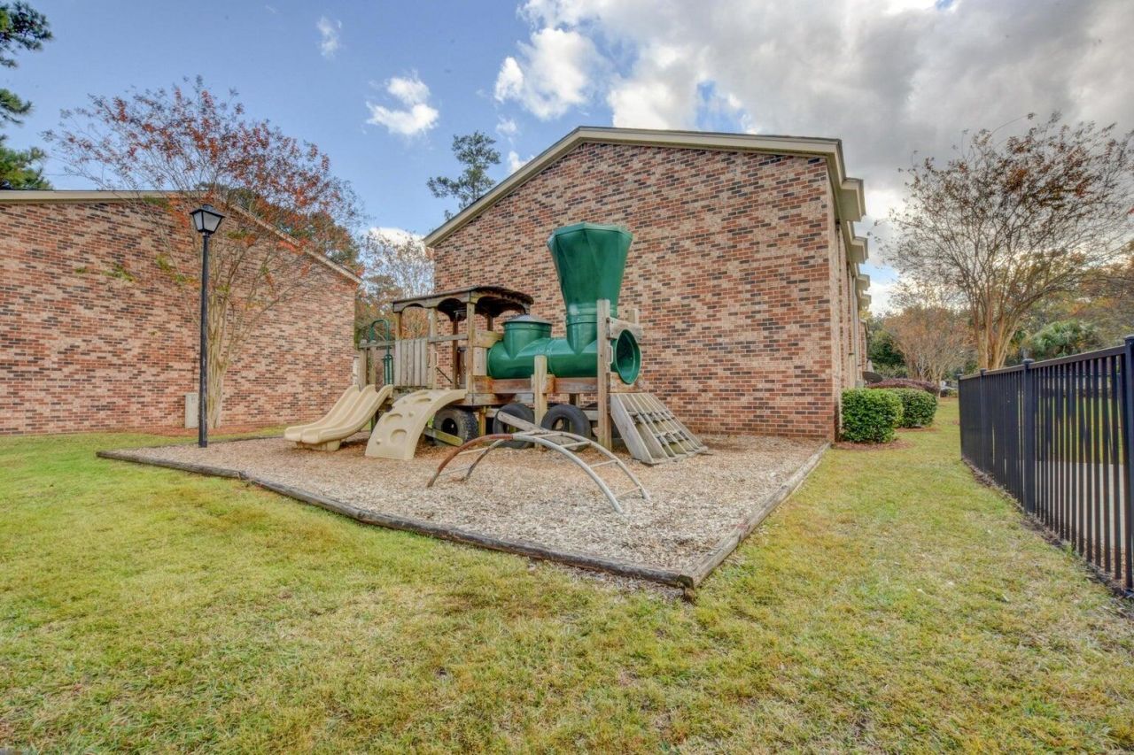 805 Andrea Lane Photo 4