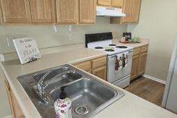 805 Andrea Lane photo 4