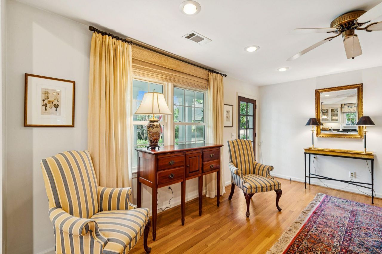 119 Freeman Street Photo 10