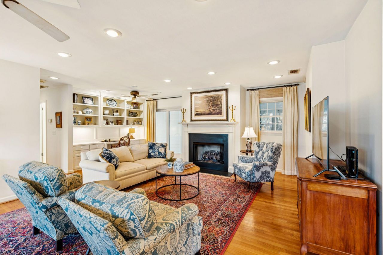 119 Freeman Street Photo 11