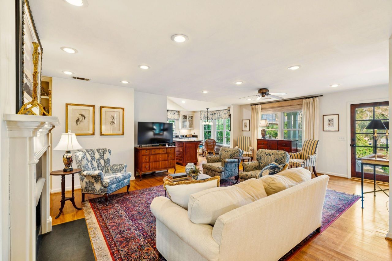 119 Freeman Street Photo 14