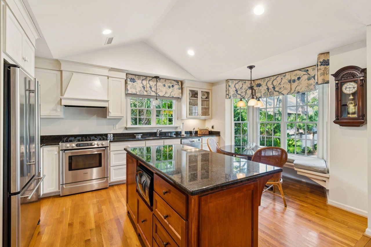 119 Freeman Street Photo 18