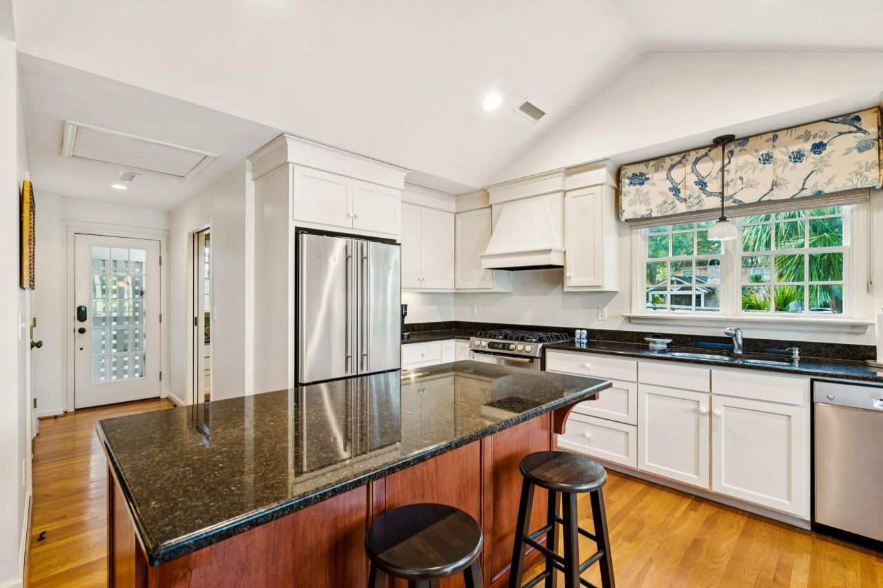 119 Freeman Street Photo 21