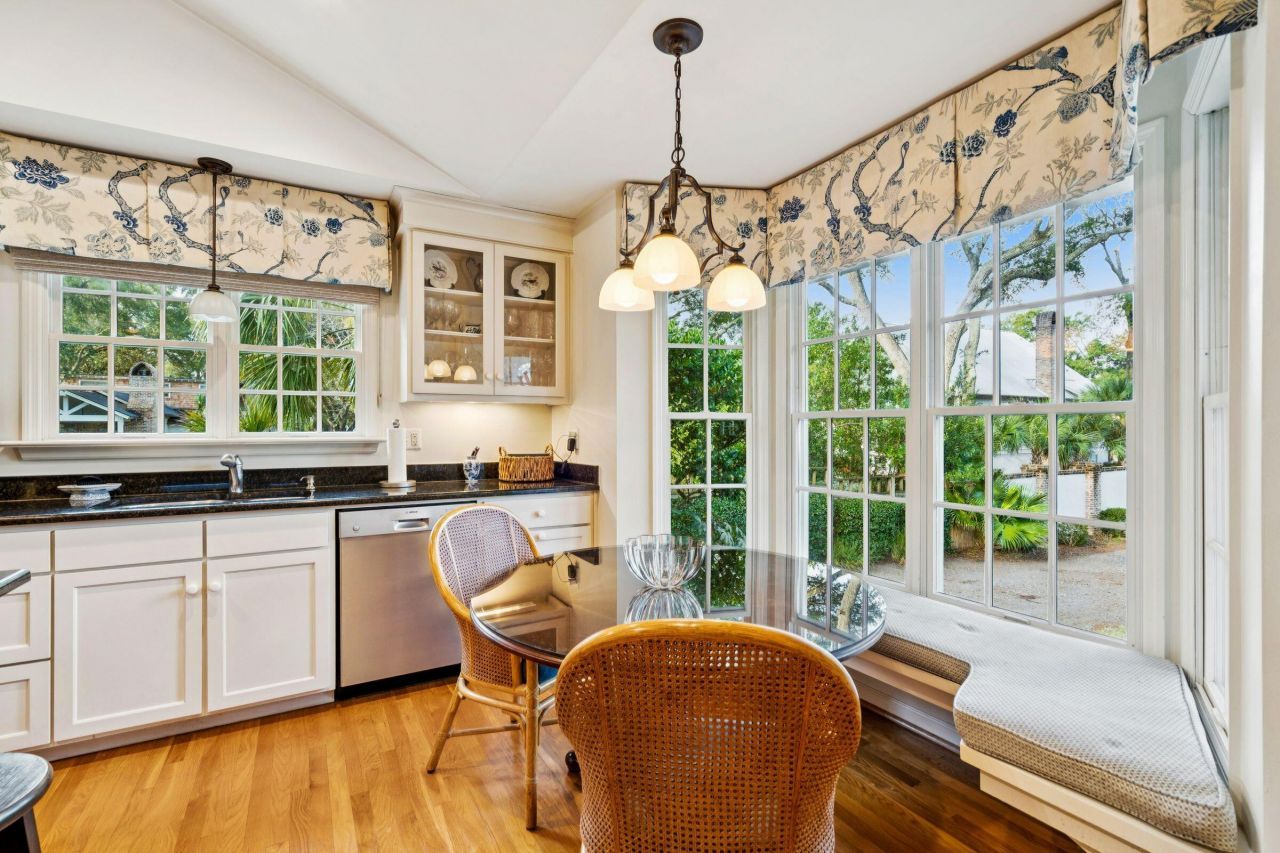 119 Freeman Street Photo 22