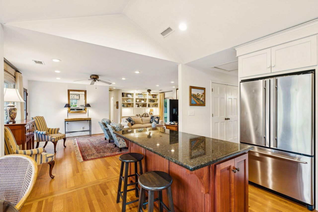 119 Freeman Street Photo 26