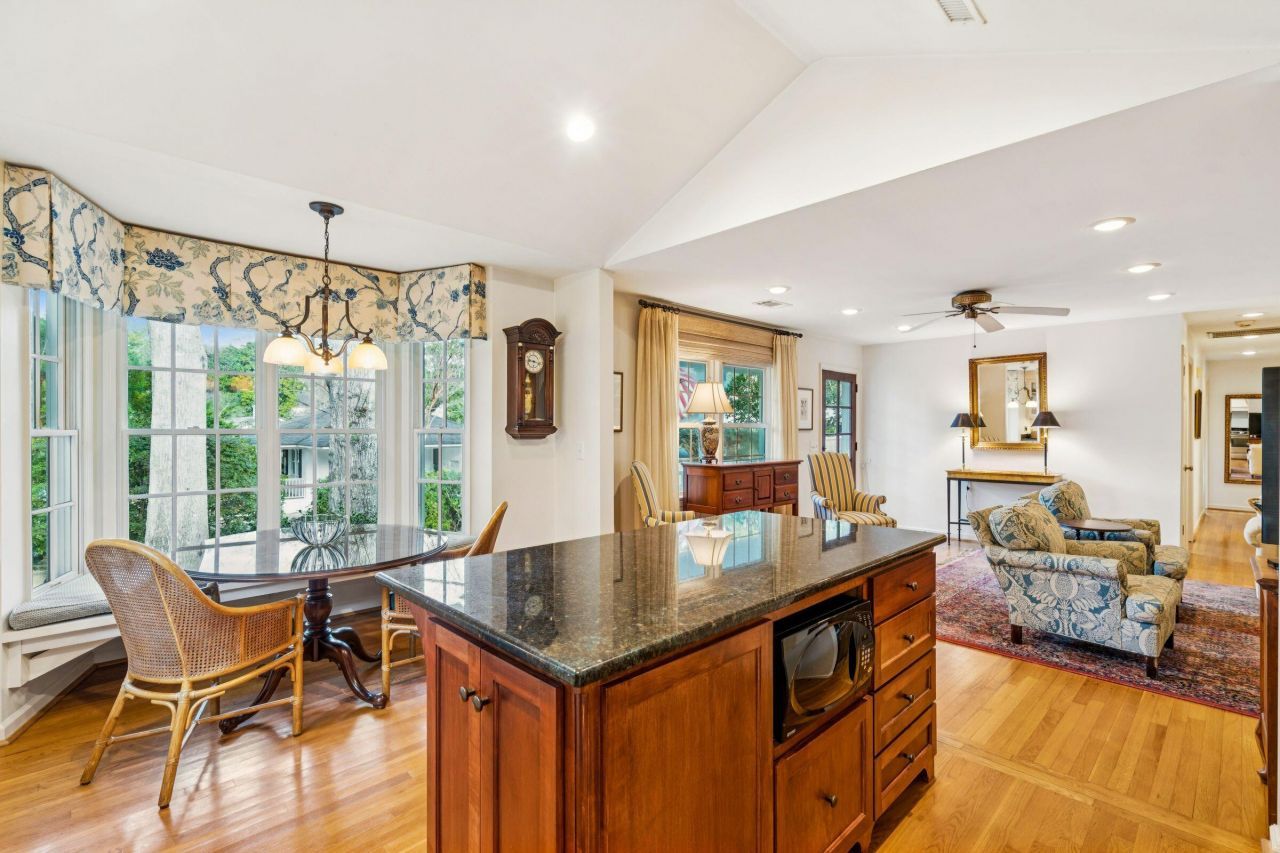 119 Freeman Street Photo 27