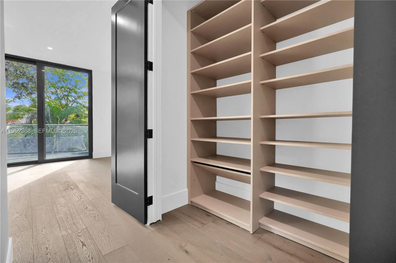 30 NE 50th St , Miami, FL 33137 Photo