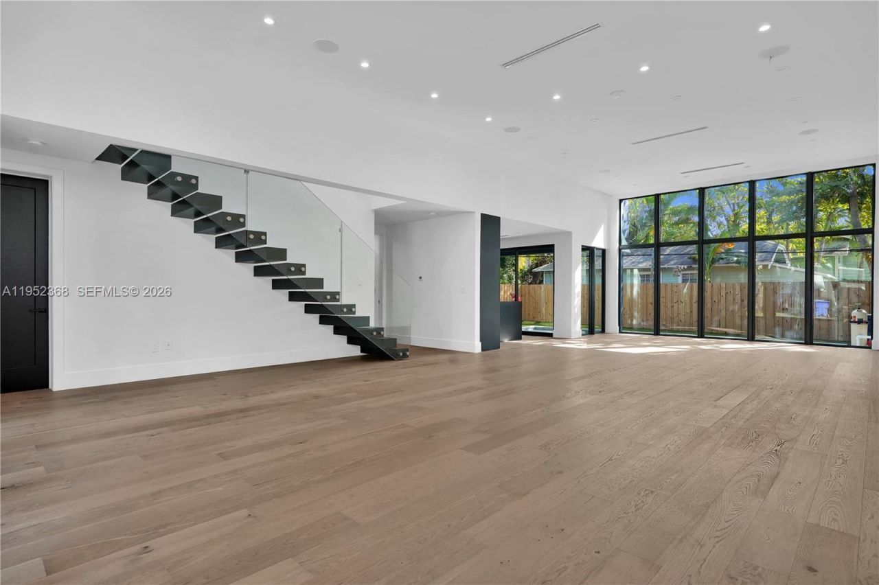 30 NE 50th St , Miami, FL 33137 Photo