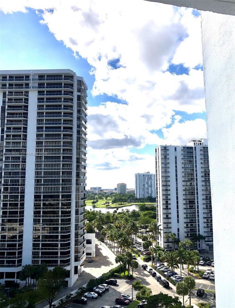20515 E Country Club Dr, Unit 1448, Aventura, FL 33180 Photo