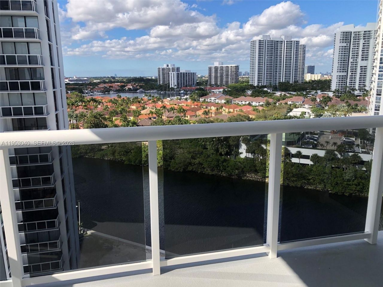 20515 E Country Club Dr, Unit 1448, Aventura, FL 33180 Photo