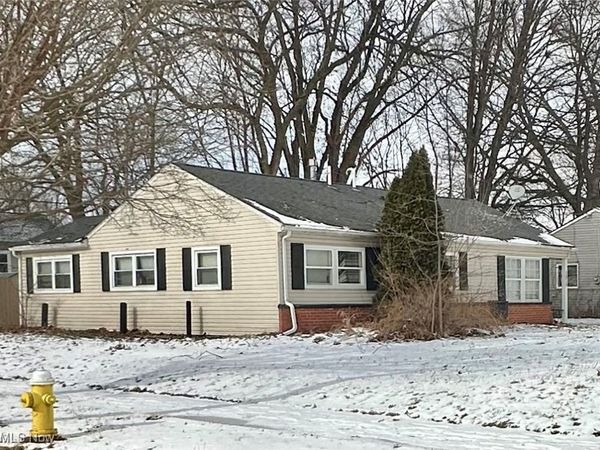 1376 Seward Avenue, Akron, OH 44320