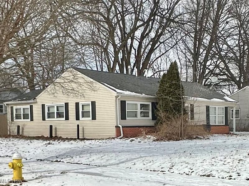 1376 Seward Avenue, Akron, OH 44320 Photo 1